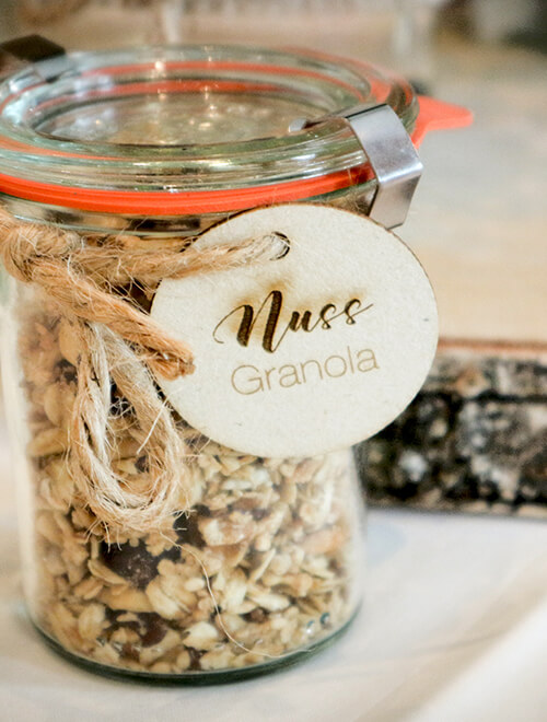 Nuss Granola Anhänger Graupappe Nuss Granola Anhänger Graupappe